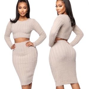 Nude Set Stretchy Small fits medium